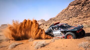 Carlos Sainz, con el Audi en la primera etapa del Dakar 2024.