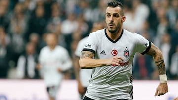 Álvaro Negredo in talks over return to Rayo Vallecano