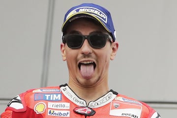 El triunfo de Dovizioso retrasa el alirón de Márquez