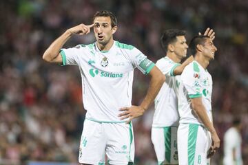 El argentino es sin duda alguna el líder absoluto de Santos Laguna, su capacidad en la zaga es indiscutible dentro del equipo lagunero. 