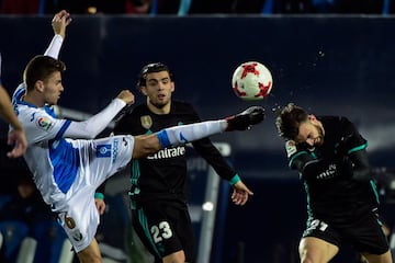 Gerard Gumbau y Mateo Kovacic.