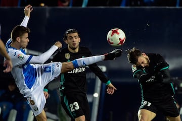  Gerard Gumbau y Mateo Kovacic.