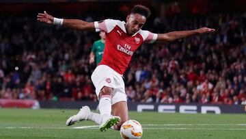 Soccer Football - Europa League - Group Stage - Group E - Arsenal v FC Vorskla Poltava - Emirates Stadium, London, Britain - September 20, 2018 Arsenal's Pierre-Emerick Aubameyang scores their first goal Action Images via Reuters/Peter Cziborra