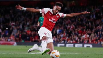 Soccer Football - Europa League - Group Stage - Group E - Arsenal v FC Vorskla Poltava - Emirates Stadium, London, Britain - September 20, 2018  Arsenal&#039;s Pierre-Emerick Aubameyang scores their first goal   Action Images via Reuters/Peter Cziborra