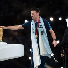 Scaloni: “Habría que guardar un lugar a Messi en el próximo Mundial”