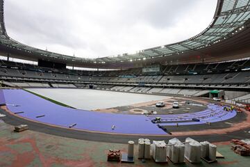 La mayoría de las sedes en las que se celebrarán los Juegos Olímpicos son instalaciones de sobra conocidas y ya existentes, incluso antes de la confirmación de París como sede olímpica. Sin embargo, en algunas de ellas como en el Stade de France se han realizado ciertas reformas. Al estadio en el que habitualmente juega la selección francesa de futbol y que acoge partidos de rugby, se le ha incorporado una pista de atletismo en la que se llevarán a cabo las competiciones de esta modalidad entre el primero de agosto y el final de los Juegos Olímpicos, el día 11 de ese mismo mes.