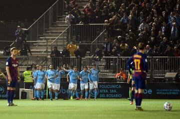 Los jugadores del Ibiza celebrando su gol al Barcelona 