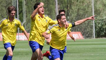 Vallejo celebra un gol.
