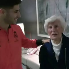 La tierna despedida de Asensio con su abuela holandesa tras el partido contra el Ajax
