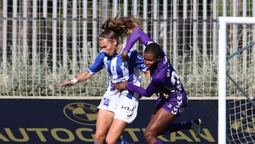 Laia Ballest¨¦ defiende un bal¨®n ante Monday en el Sporting Huelva - Granadilla de la Liga F.