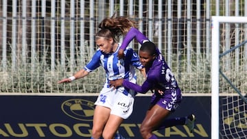 Laia Ballesté defiende un balón ante Monday en el Sporting Huelva - Granadilla de la Liga F.