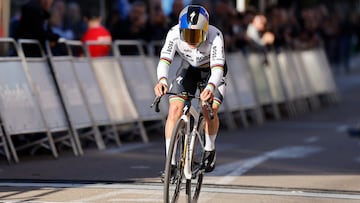 Evenepoel gana igualmente una contrarreloj que no sirvió