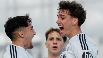 De Llanos vuela y hace volar