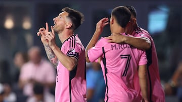 FORT LAUDERDALE, FLORIDA - MAY 04: Lionel Messi #10 of Inter Miami CF celebrates after scoring a goal in the 50th minute against the New York Red Bulls during the second half in the game at DRV PNK Stadium on May 04, 2024 in Fort Lauderdale, Florida.   Megan Briggs/Getty Images/AFP (Photo by Megan Briggs / GETTY IMAGES NORTH AMERICA / Getty Images via AFP)