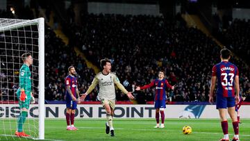 Pellistri celebra el gol con la defensa del Barça y Ter Stegen desolados.