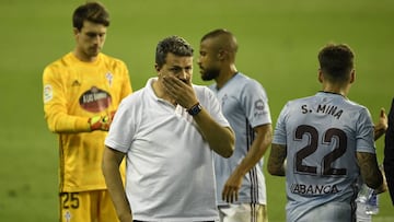 &Oacute;scar Garc&iacute;a, Iv&aacute;n Villar, Rafinha Alc&aacute;ntara y Santi Mina, durante una de las pausas para hidratarse en el partido entre el Celta y el Levante. 