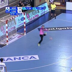 Espectacular el top-5 de paradas en la primera jornada de la Asobal