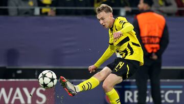 Dortmund (Germany), 05/11/2024.- Maximilian Beier of Dortmund in action during the UEFA Champions League league phase match between Borussia 09 Dortmund and SK Sturm Graz, in Dortmund, Germany, 05 November 2024. (Liga de Campeones, Alemania, Rusia) EFE/EPA/CHRISTOPHER NEUNDORF