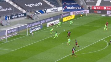 Despu¨¦s de anunciar su vuelta al Madrid, va Jovic y hace este gol