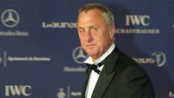 Cruyff asegura que "el Barça juega mil veces mejor que el Madrid"