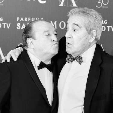 Los actores españoles Fernando Esteso (izq.) y Andrés Pajares (der.) asisten a los Premios Goya de Cine 2016 en el Auditorio Madrid Marriott el 6 de febrero de 2016 en Madrid, España.