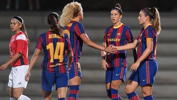 Jugadoras del Bar&ccedil;a durante el amistoso ante el Lleida.