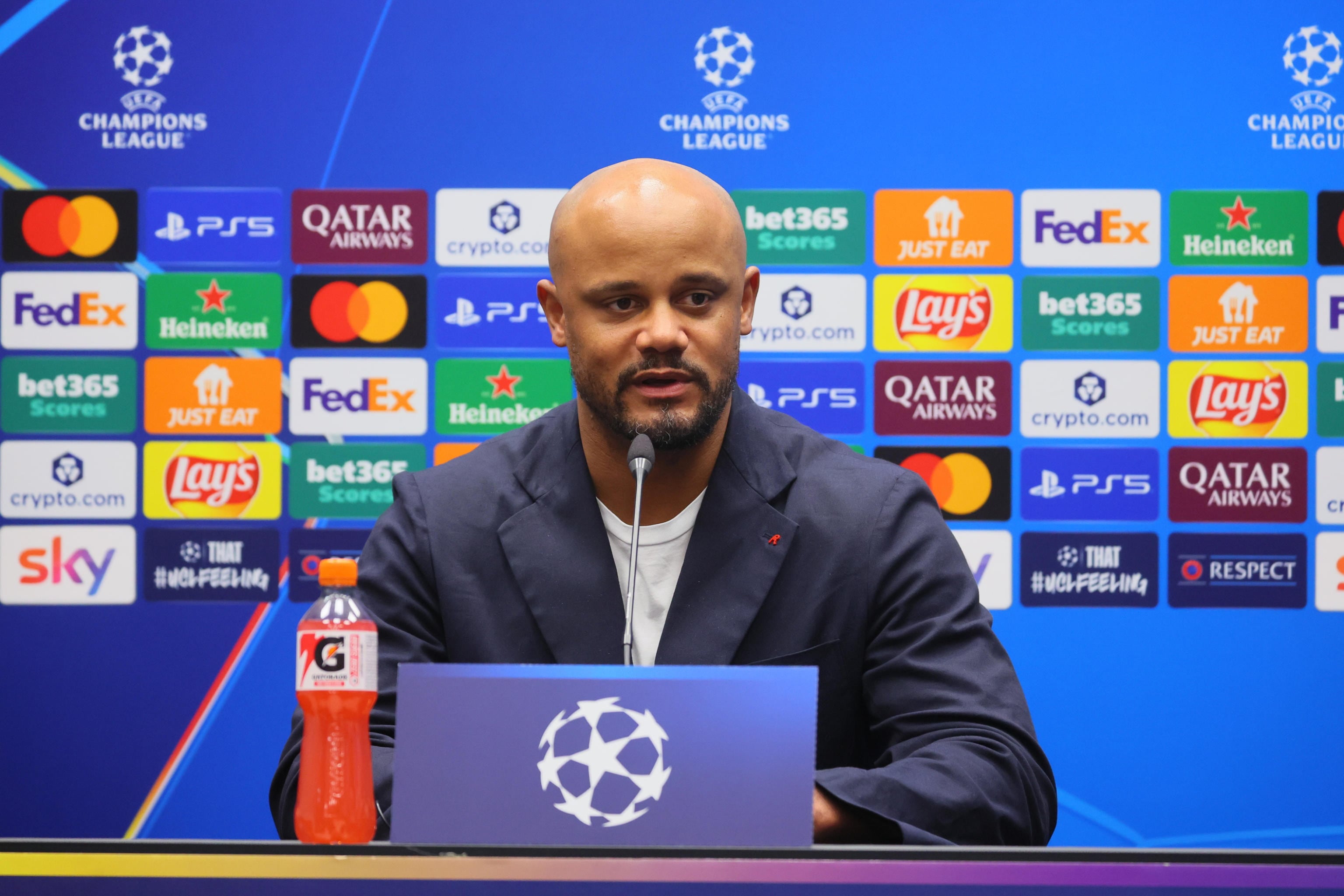 Kompany, a los pies de Díaz: “Un placer tenerlo con nosotros”