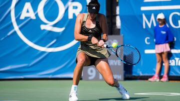 Garbi&ntilde;e Muguruza, en la semifinal de Chicago.  frente a la japonesa Mai Hontama 