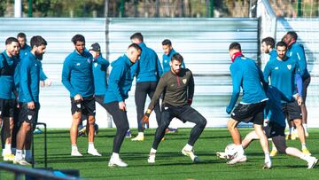 Unai Simón, en el entrenamiento de ayer en Lezama