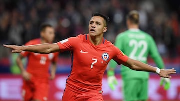 Alexis Sánchez supera a Salas y es el máximo goleador de la Roja