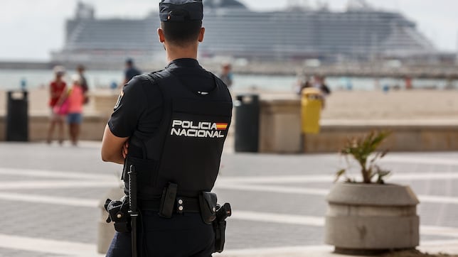Endurecen y mucho los requisitos para conseguir una plaza de Policía Nacional en España 19 Merca2.es Debemos tener una Policía Nacional mejor preparada