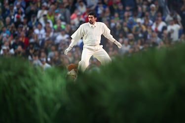 El plato estrella del verano musical español. El cantante puertorriqueño visita Madrid como parte de su nueva gira a nivel mundial 'DeBÍ TiRAR MáS FOToS'. 10 fechas en el Metropolitano: 30 y 31 de mayo; 2, 3, 6, 7, 10, 11, 14 y 15 de junio.