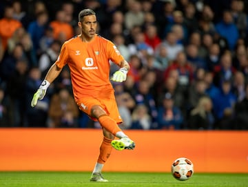 Claudio Bravo (Betis) 40 años