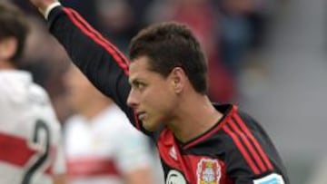 Con el doblete que consiguió en la Copa alemana, el tercero que firma este año, Javier Hernández ya superó el registro que tenía Tecatito Corona.