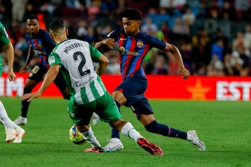 Lamine Yamal, con 15 años y 290 días, es el jugador más joven de la historia en debutar con el Barcelona.