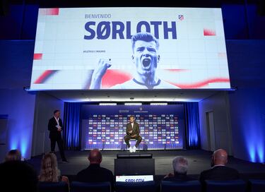 El delantero noruego durante su presentación como nuevo jugador del Atlético de Madrid.