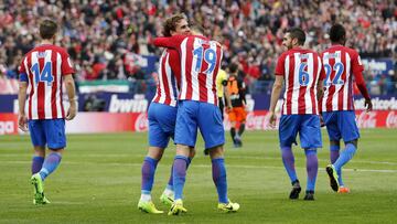 Los jugadores del Atlético celebran un gol de Griezmann.