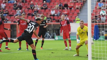 El chileno, que desde esta temporada es el capit&aacute;n del club alem&aacute;n, marc&oacute; en el 7-0 sobre el d&eacute;bil Norderstedt. El &#039;Pr&iacute;ncipe&#039; jug&oacute; hasta el minuto 73.