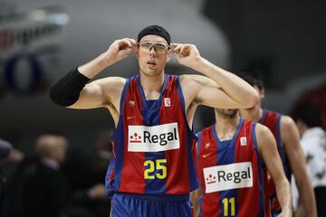 El p¨ªvot puertorrique?o (2,16) lleg¨® a la Liga Endesa directo de la NBA, donde hab¨ªa disputado las dos ¨²ltimas temporadas en Milwaukee Bucks (tambi¨¦n hab¨ªa estado en Phoenix Suns a?os antes). En el verano de 2005 aterriz¨® en M¨¢laga; en el Unicaja estuvo tres temporadas antes de dar el salto al Barcelona. All¨ª, en la capital de la Costa del Sol, gan¨® la ACB en 2006 y fue elegido mejor p¨ªvot de la Euroliga una temporada despu¨¦s (el Unicaja se col¨® aquel a?o en la Final Four). Un talento de m¨¢s de 7 metros, peligroso de espalda y en el pick & roll.