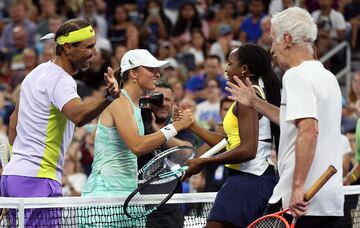 Iga Swiatek y Rafael Nadal se enfrentaron a John McEnroe y Coco Gauff.