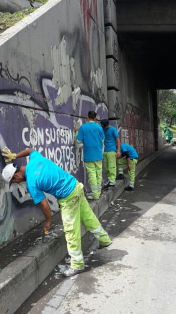 Hinchas de Santa Fe y Millos se unen para limpiar la ciudad