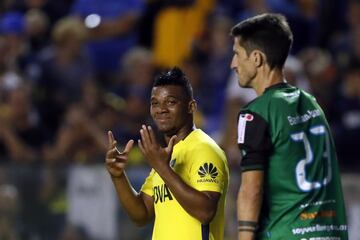 Buenos Aires, 25 Febrero 2018 Argentina
SUPERLIGA
Boca Juniors vs San Martin de San Juan, por la fecha 17 ta del torneo, en La Bombonera.
 Frank Fabra de Boca Juniors y A. Fernandez Gay de San Martin de San Juan
Foto Ortiz Gustavo