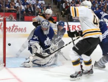 Los playoffs de la NHL nos dejan espectaculares imágenes jornada tras jornada.