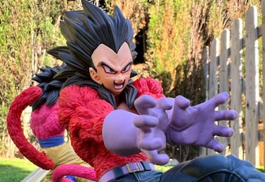 Goku y Vegeta (SSJ4) combinados en estas bestiales figuras, ¿su mejor transformación?