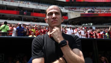 Flamengo's Brazilian head coach Filipe Luis gestures ahead of the FIFA Club World Cup 2025 Group D football match between Brazil's CR Flamengo and England's Chelsea at the Lincoln Financial Field stadium in Philadelphia on June 20, 2025. (Photo by FRANCK FIFE / AFP)