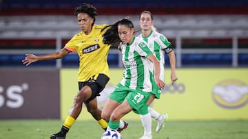 Marcela Restrepo durante el partido entre Nacional y Barcelona por Copa Libertadores Femenina.