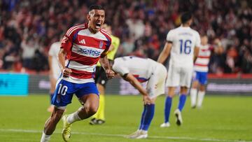 Myrto Uzuni, celebrando el 3-2 al Eldense.