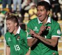 Bolivia golea a Uruguay con triplete de Saucedo