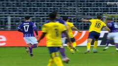 Suazo juega su primer partido en Europa League y hace esto: ¡festejo!