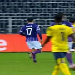 Suazo juega su primer partido en Europa League y hace esto: ¡festejo!